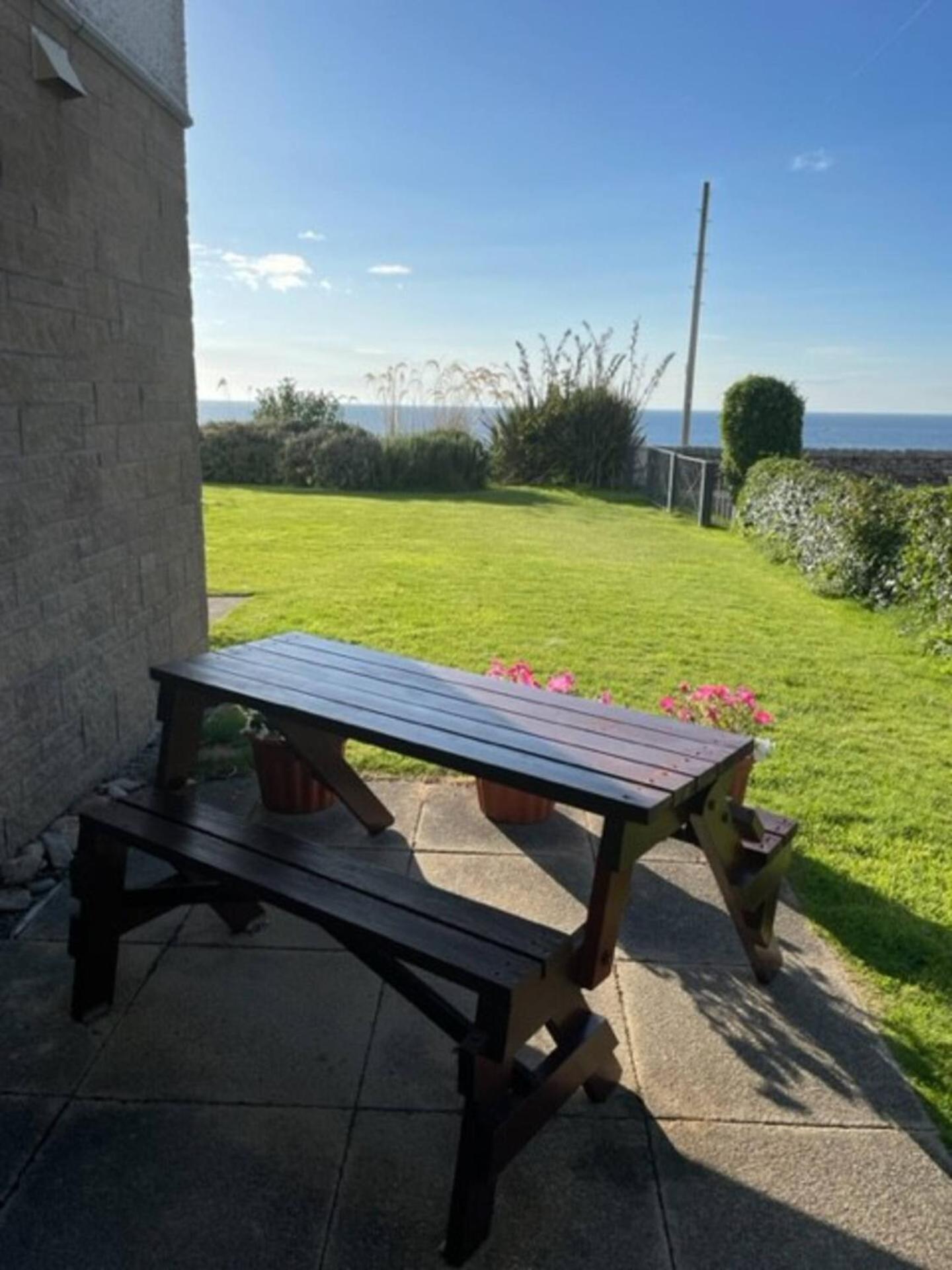 No1 The Links Apartment, Brora Bagian luar foto